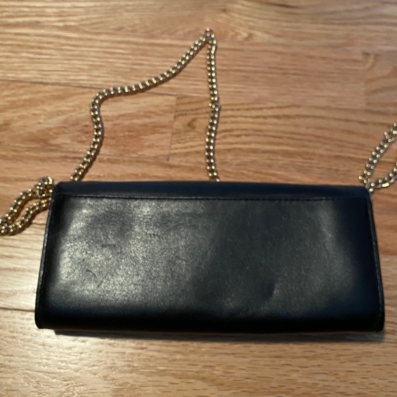 COACH Small Black Leather Purse with Gold Chain - Picture 4 of 11